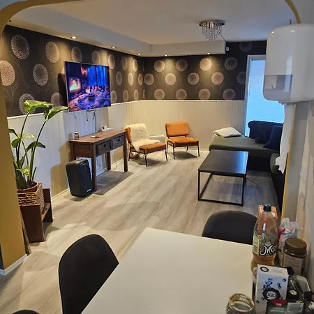 Apartmán Full Privacy Townhome In With Wifi *