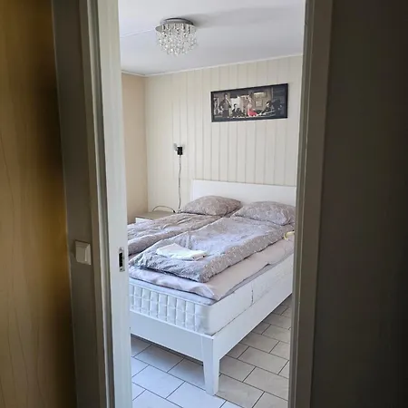 Full Privacy Townhome In With Wifi *