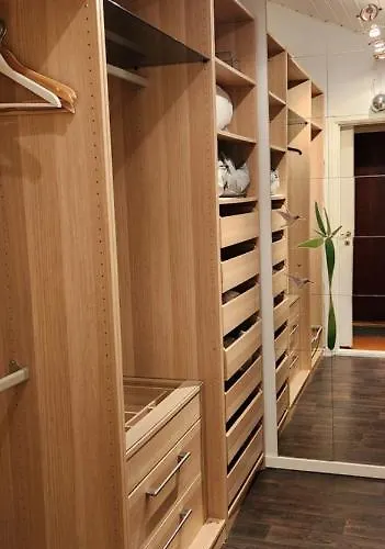 Full Privacy Townhome In With Wifi * Oslo