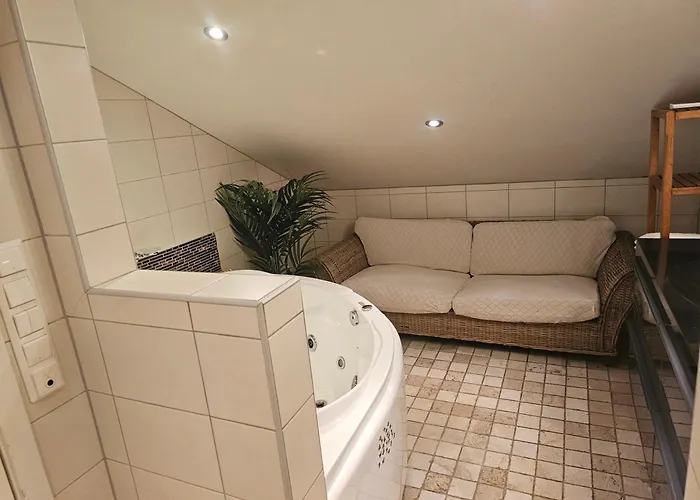 Full Privacy Townhome In With Wifi Oslo