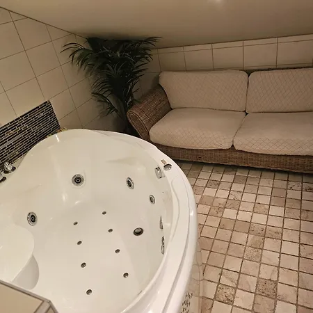 Full Privacy Townhome In With Wifi * オスロ