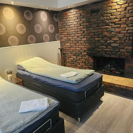 Full Privacy Townhome In With Wifi