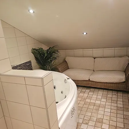 Full Privacy Townhome In With Wifi オスロ