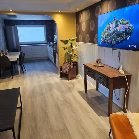 Full Privacy Townhome In With Wifi アパート